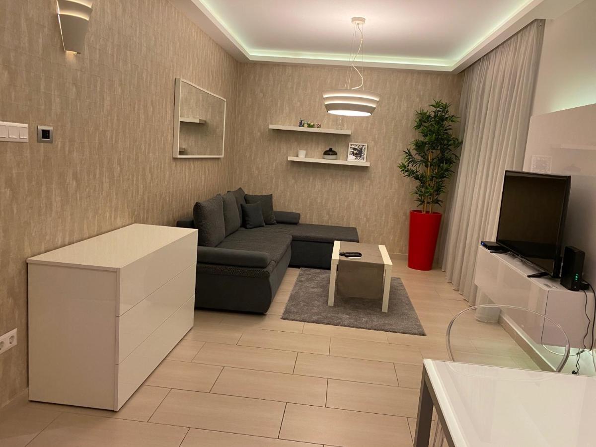 Parizsi Udvar I. Apartment Debrecen Exterior foto